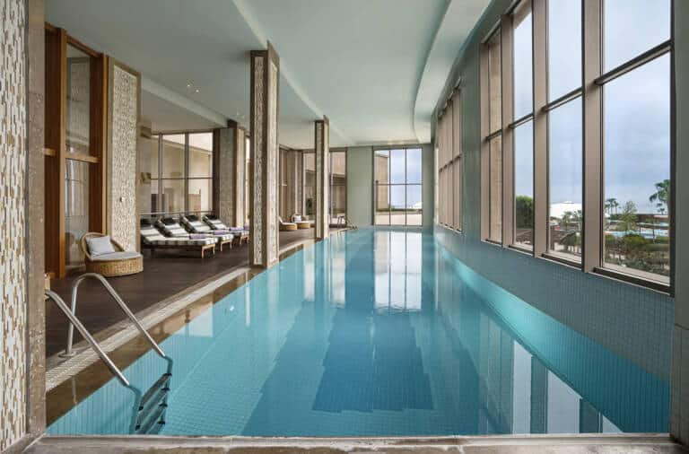 kaya-palazzo-golf-resort-inomhus-uppvärmd-pool