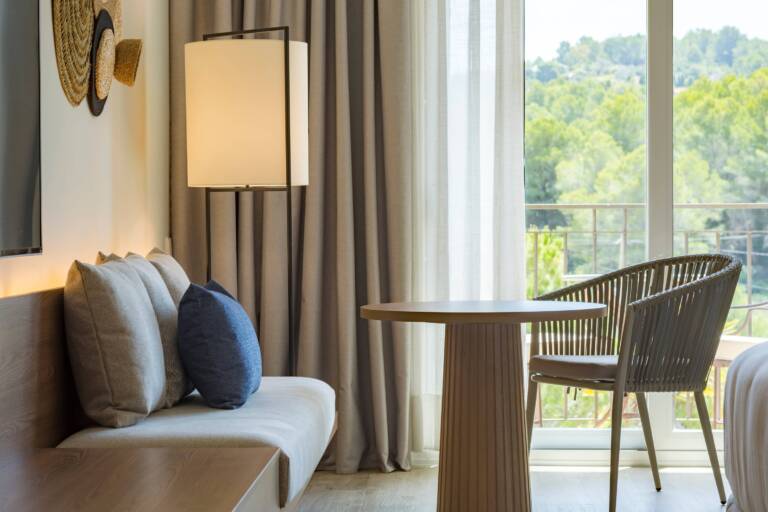 alcmm-guestroom-4982-hor-clsc