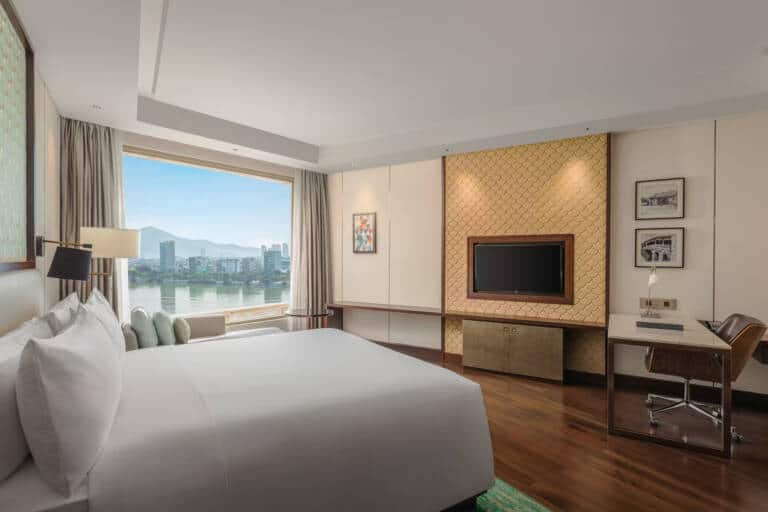 daddvhi-king-guest-room-river-view-2-