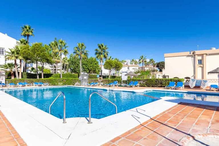 ramada-hotels-suites-costa-del-sol-swimming-pool-1000